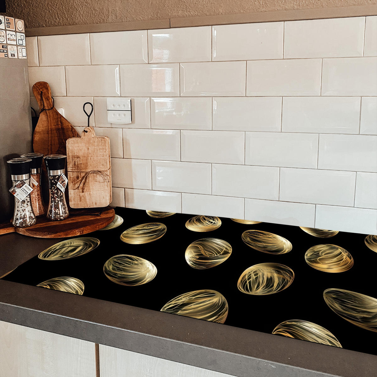 HERDABDECKPLATTE Eier - Gold - Muster Ceranfeldabdeckung 90x52 cm - Schwarz, Kunststoff (90/52/0.2cm) - MuchoWow