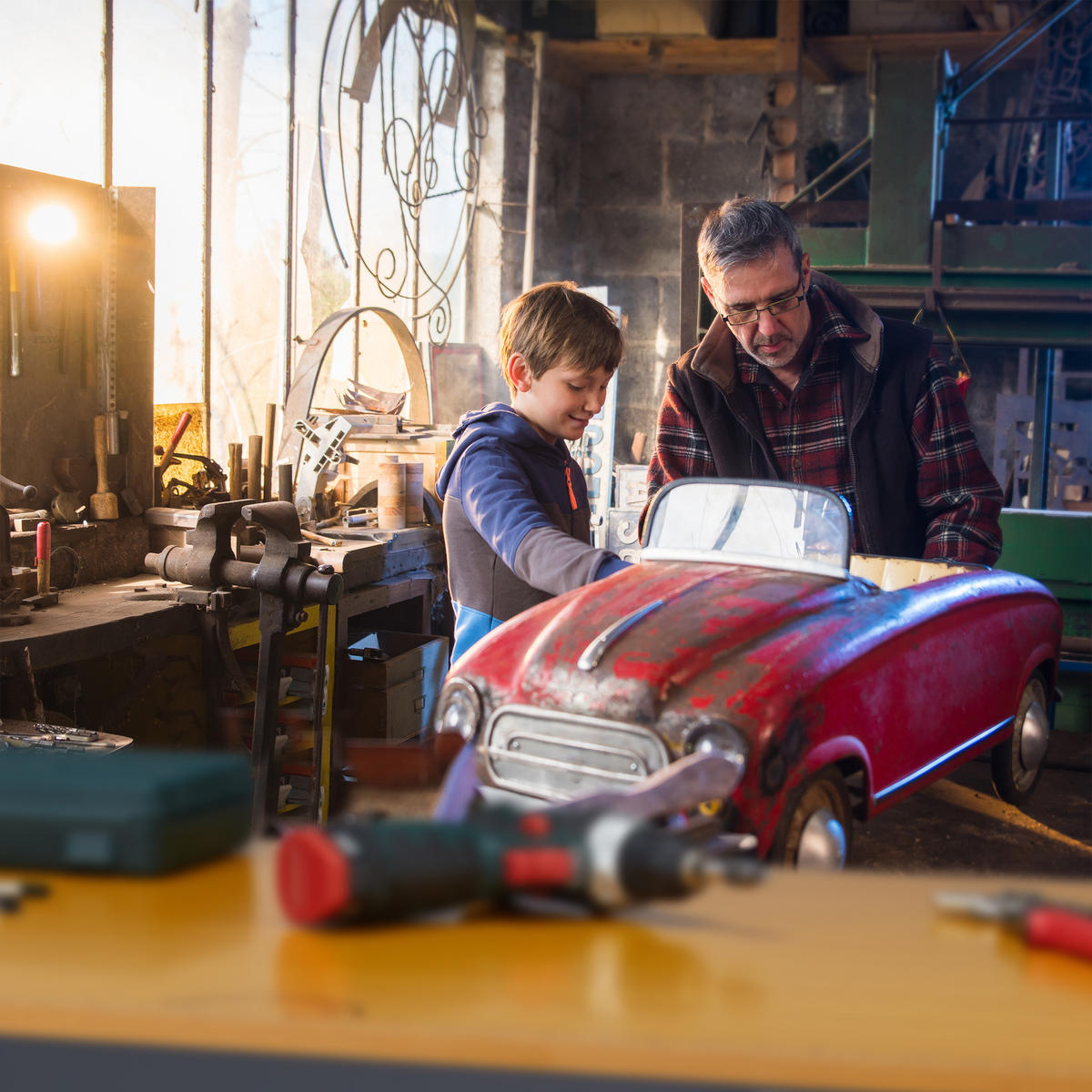 KLAPPWERKBANK - Multicolor, Holzwerkstoff/Metall (100/76/60cm) - Relaxdays