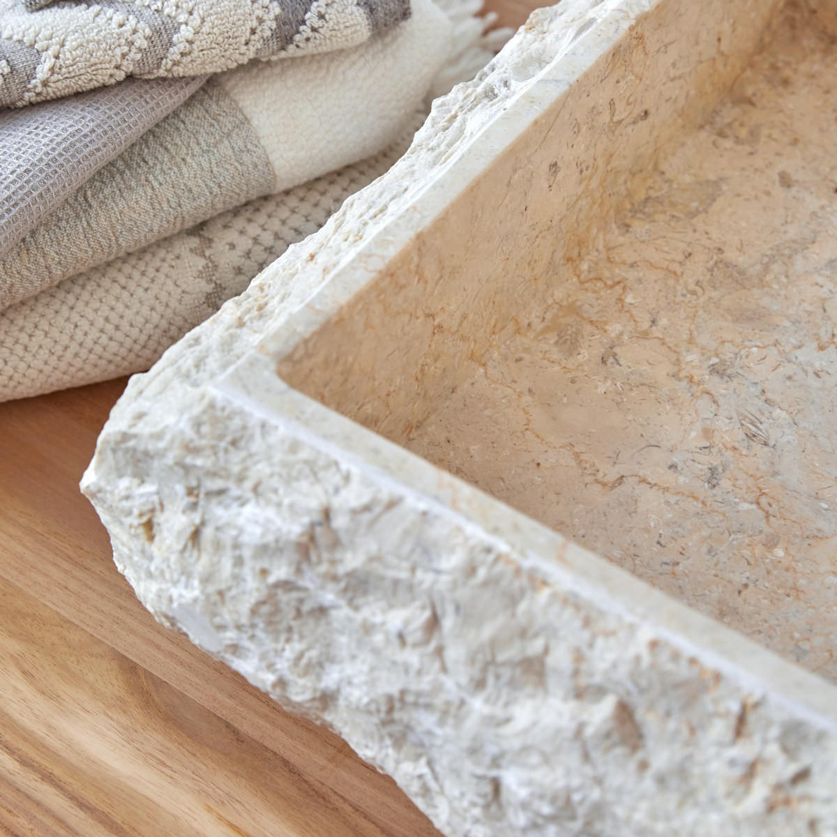 WASCHBECKEN Scrula Slim Beige aus Marmor - Beige, Stein (50/13/40cm) - Tikamoon