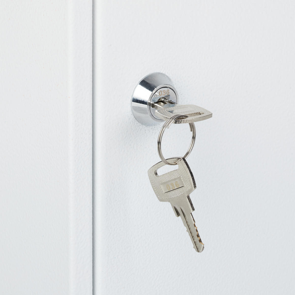 SKŘÍŇKA na léky - bílá, kov (21.5/32/8cm) - Relaxdays