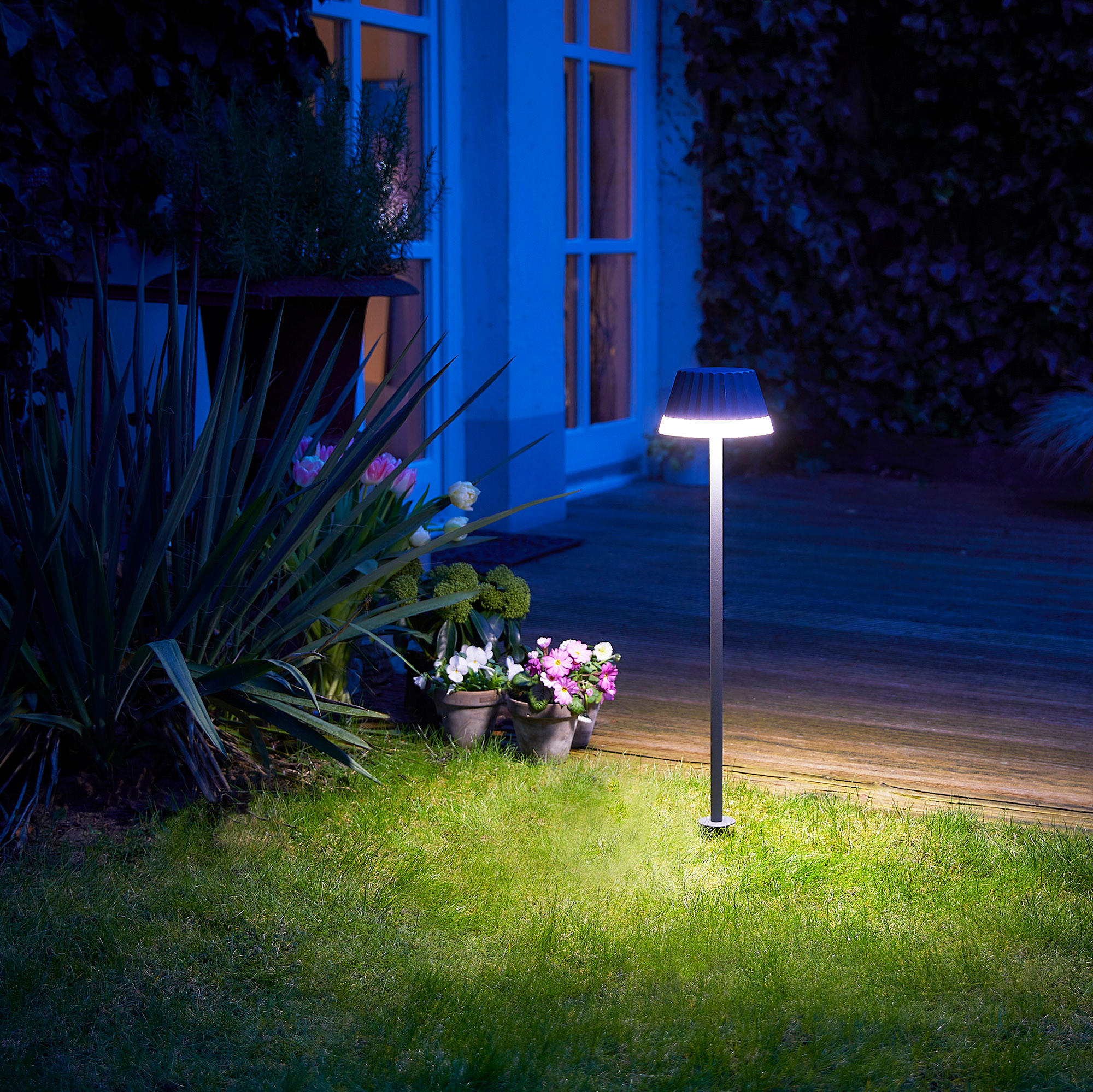 LED-AUSSENLAMPE aus Aluminium 62cm hoch mit Erdspieß und 2m Netzkabel für Garten - Grau, Metall (15/22/29cm) - Northpoint