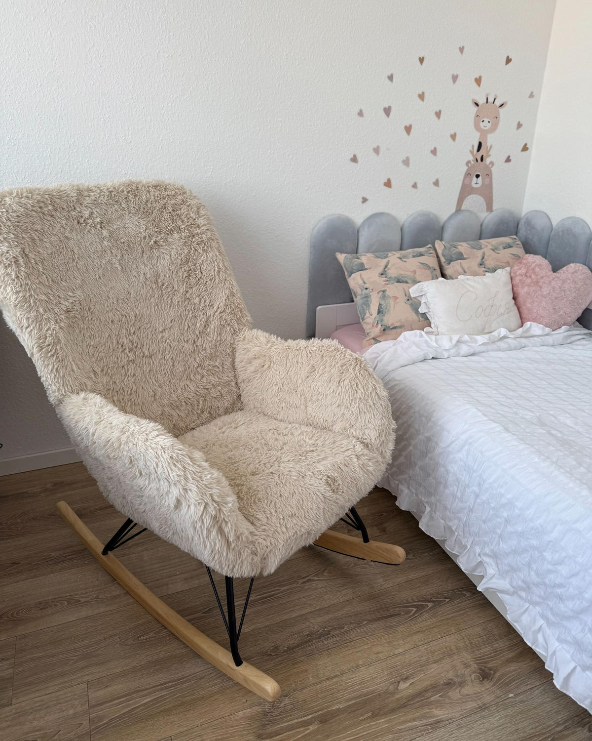 FOTOLIU BALANSOAR blană artificială bej deschis Akra - maro deschis, material textil (66/104/98cm) - Beliani