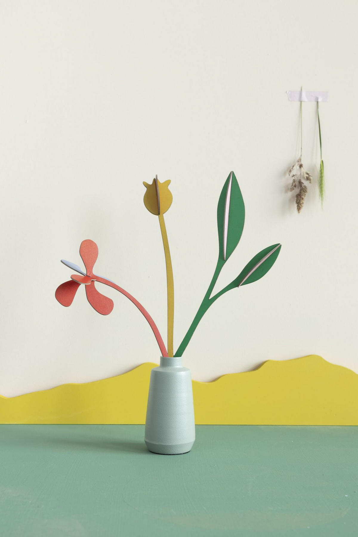 DEKOFIGUR Minimalistische Blüte 8/27 cm - Multicolor, Wellpappe (8/27/8cm) - KUNSTLOFT