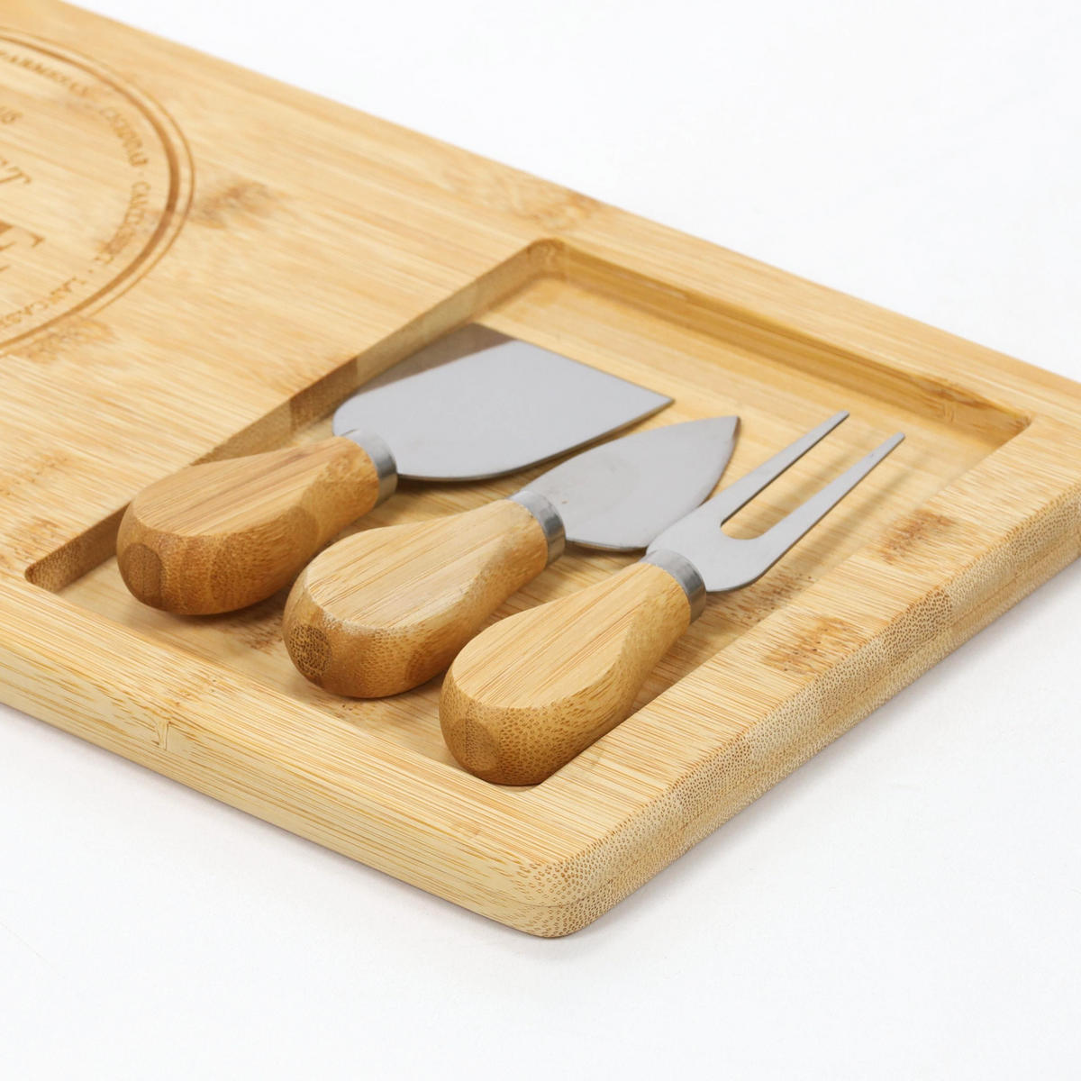 BAMBUSKÄSE- und Snackbrett+3 Messer 38/18/1 cm - Braun, Naturmaterialen (38cm) - Excellent Houseware