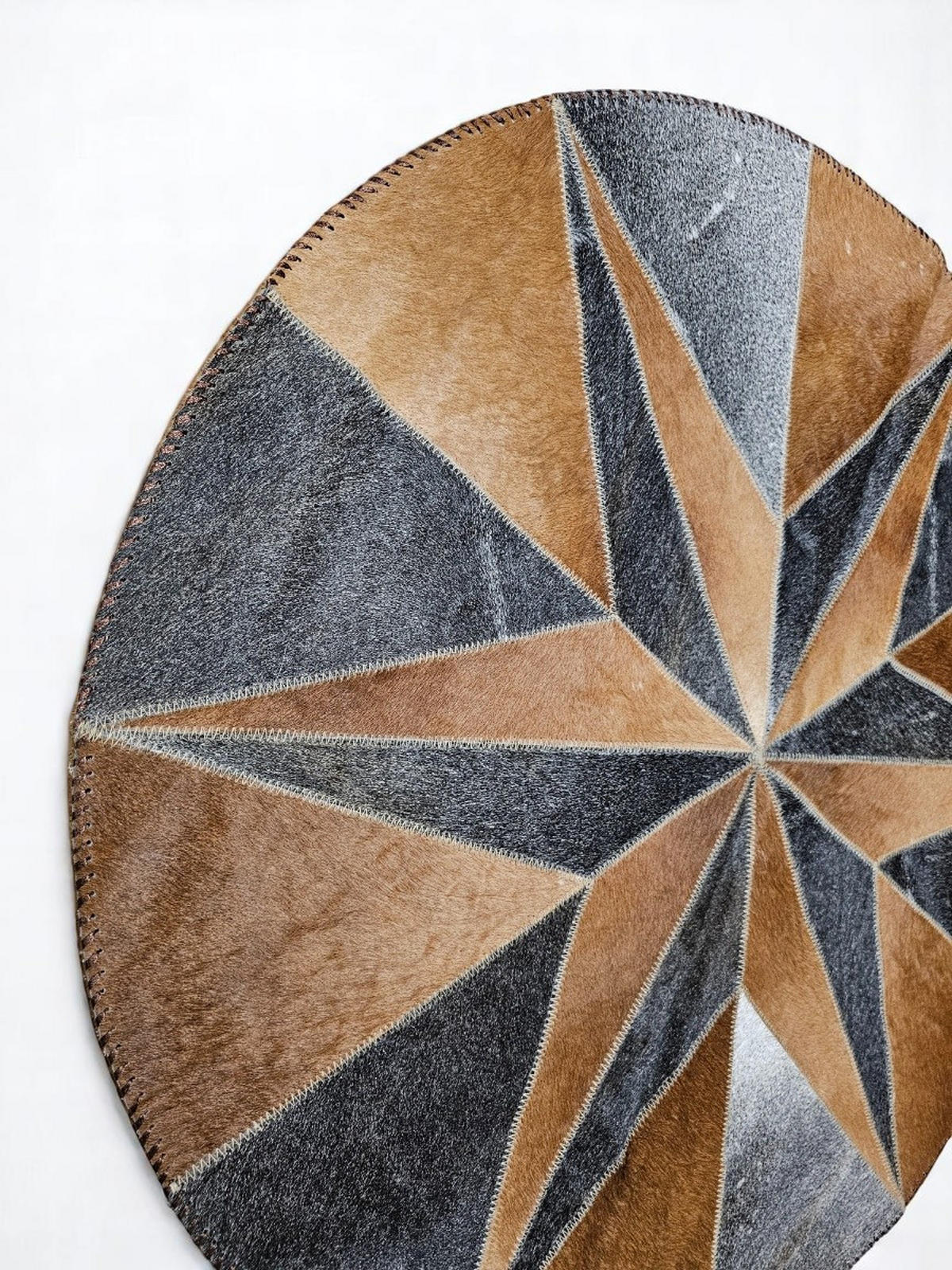 TEPPICH Patchwork Kuhfell Rund – Sternenmotiv 100/100 cm - Schwarz/Braun, Fell (100/100cm) - Provellus