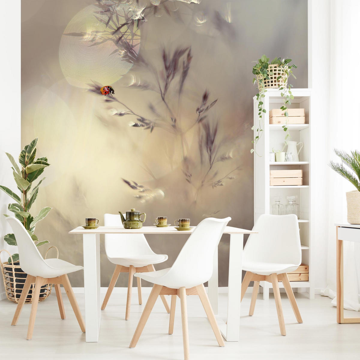 FOTOTAPETE Marienkäfer auf Wiesengras 240/240 cm - Eichefarben, Papier (240/240cm) - Bilderwelten