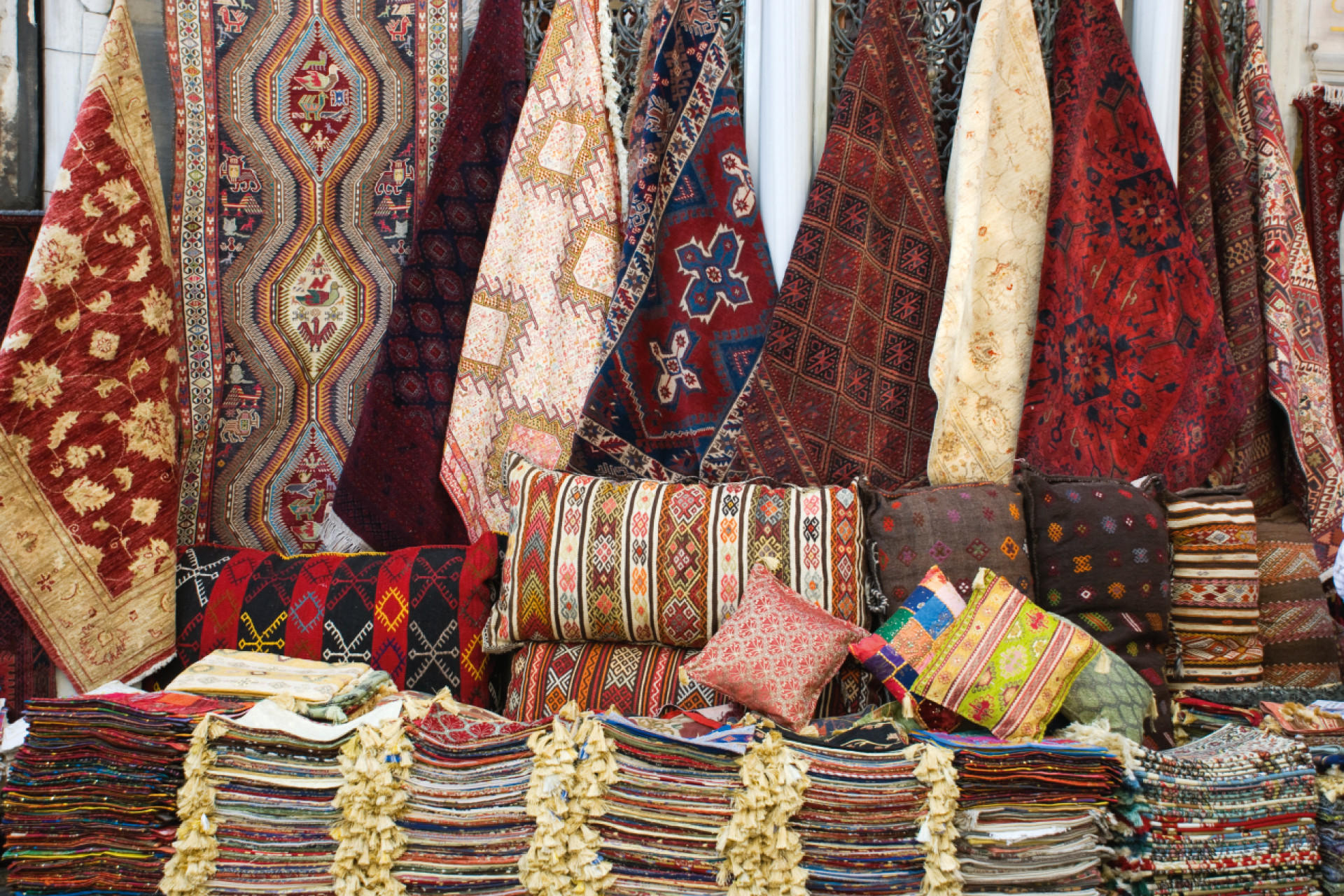 Orientaliska mattor i olika mönster