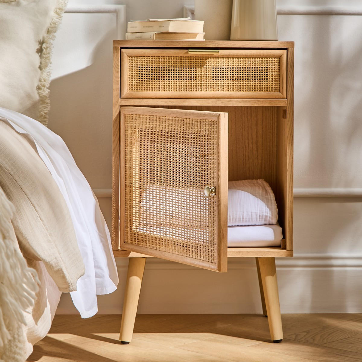 NACHTTISCH mit natürlichem Rattangeflecht - Apfelbaumfarben, Holzwerkstoff (36.5/71/42cm) - Calicosy