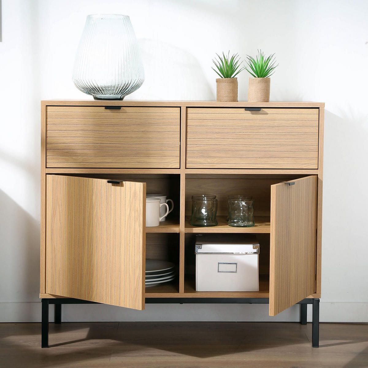 KOMMODE mit 2 Türen, 2 Schubladen, Rillenfronten - L90 x H79 cm - Eichefarben, Holzwerkstoff (39/79/90cm) - Calicosy