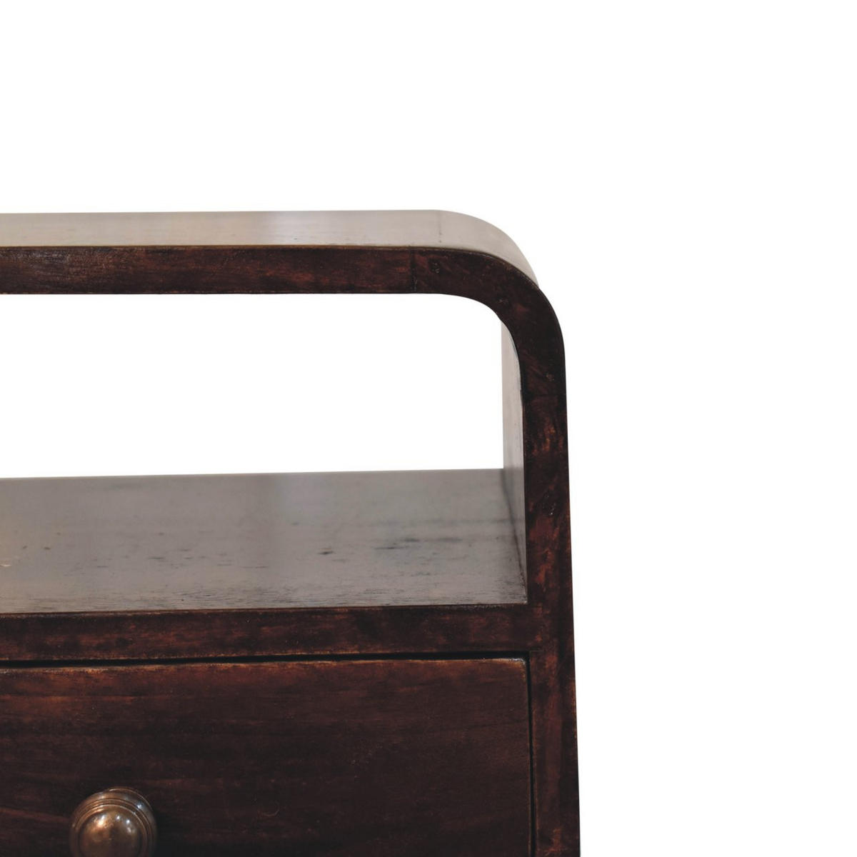 CALIFORNIA NOČNA OMARICA v orehovem zaključku, ukrivljena z odprto polico - hnedá, drevo (30/55/30cm) - Artisan Furniture