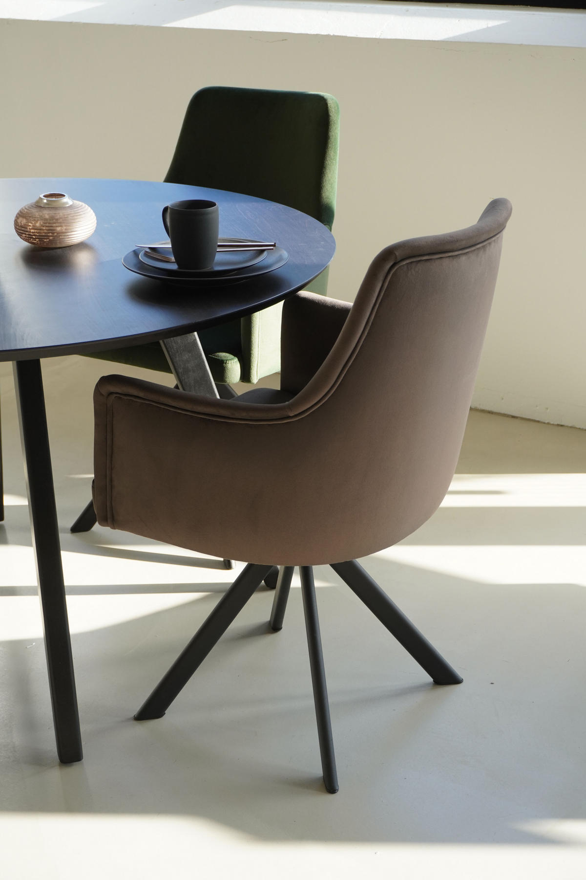 ARMLEHNENSTUHL Sello schlamm mit S-Fuß drehbar - Schlammfarben/Schwarz, Textil/Metall (55/90/58cm) - INKA furniture