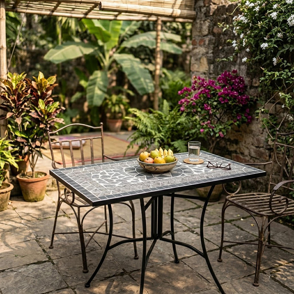 WANDTISCH Derby - rechteckiger Mosaiktisch in grau/weiss, Gestell aus schwarz pulverbeschichtetem Eisen. - Schwarz, Metall (45/90/75cm) - TPFGarden