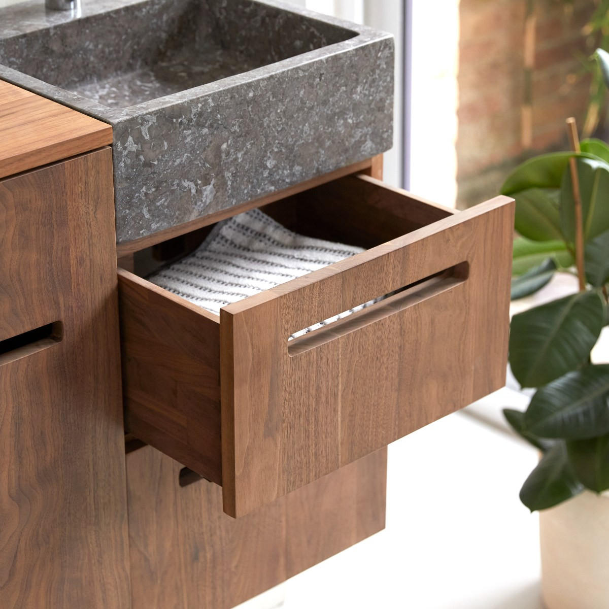 BADEZIMMERMÖBEL Line Dunkelbraun aus Walnuss - Dunkelbraun, Holz (83/66/41cm) - Tikamoon