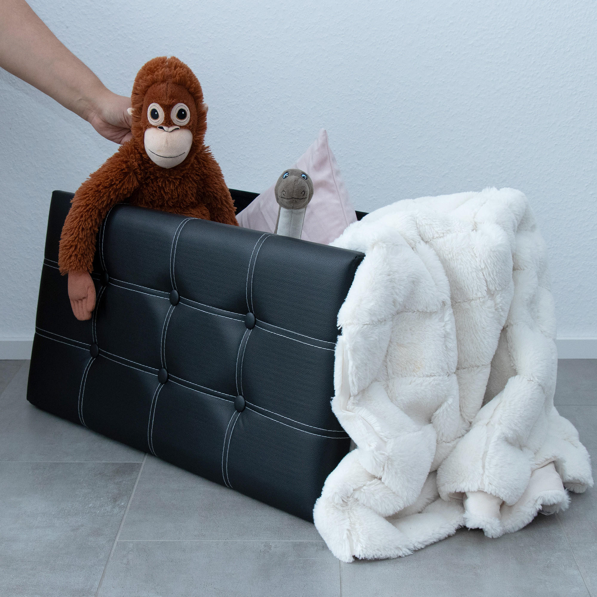 SITZBANK Faltbar Kunstleder (Schwarz) - Schwarz, Karton (78/38/38cm) - Intirilife