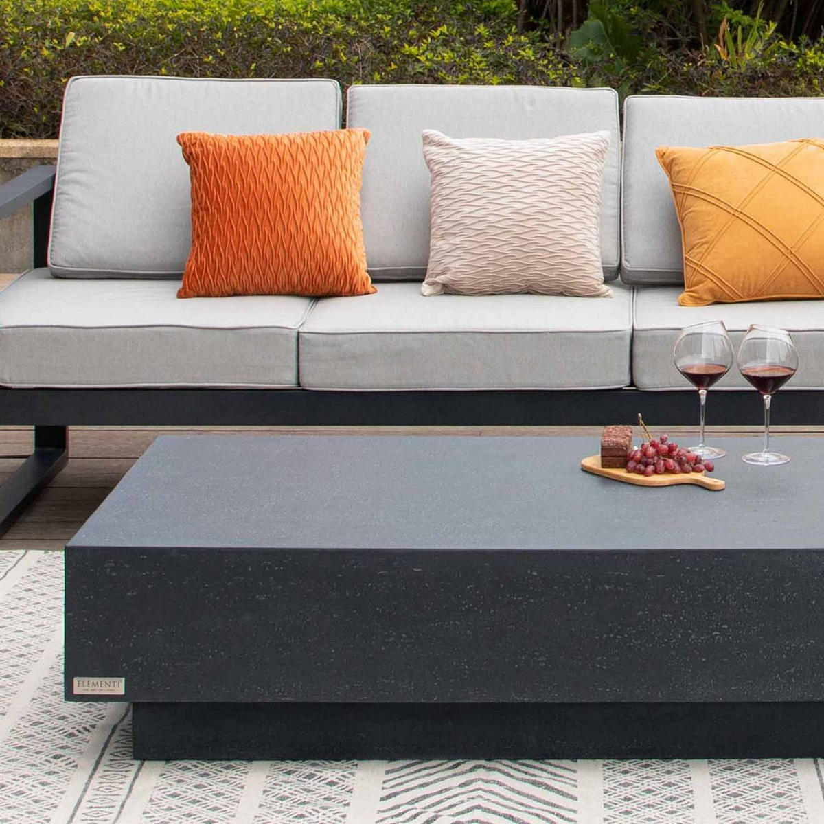 COUCHTISCH TEVERE aus GF-Beton Rechteck, Wetterbeständig, 153x77x36 cm - Dunkelgrau, Naturmaterialien (153/77/36cm) - Elementi