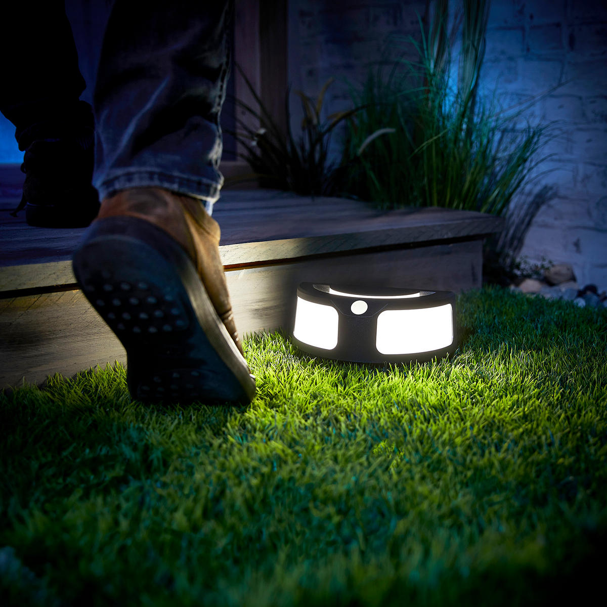 LED-SOLAR-WANDLEUCHTE - mit Bewegungsmelder und Dämmerungssensor für Außenbereiche - Schwarz, Kunststoff (19/19/6.7cm) - Northpoint