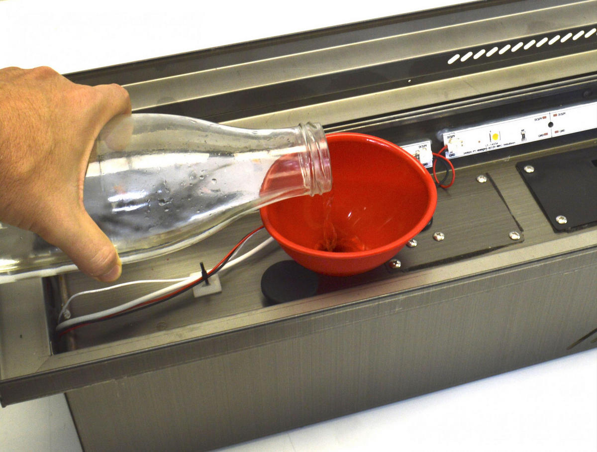 WASSERKAMIN zur Dekoration Schwarz Einfügemuster 3 L Tank - Schwarz, Metall (70/27/33cm) - Purline