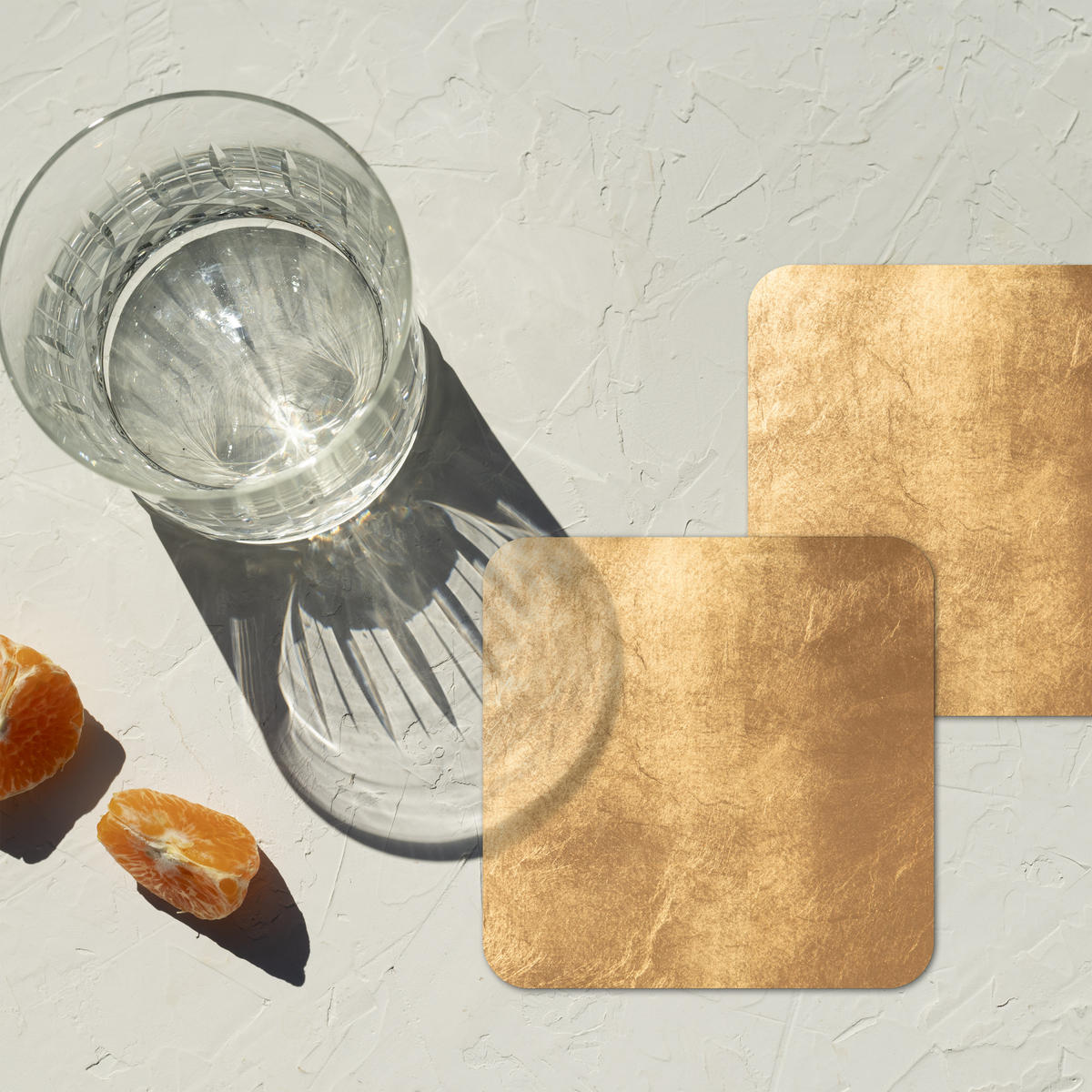 GLASUNTERSETZER 6er-Set Licht fällt auf eine goldene Wand 10x10 cm - Goldfarben, Naturmaterialien (10/0.2cm) - MuchoWow