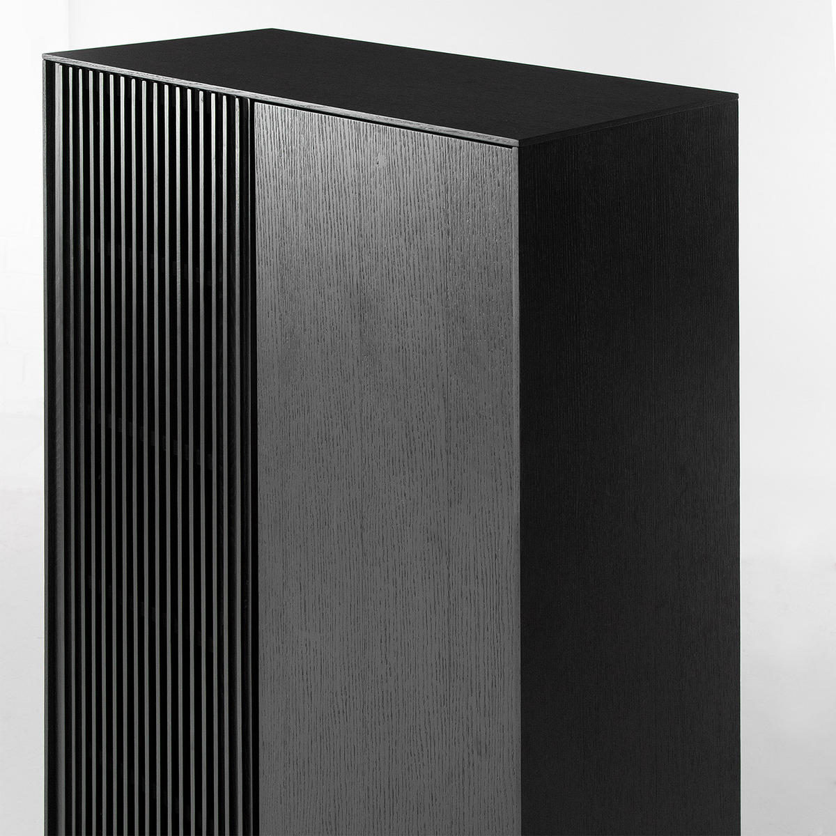 HIGHBOARD - Echtholzfurnier, Eiche Schwarz - Eichefarben/Schwarz, Holzwerkstoff (80/155/40cm) - home24