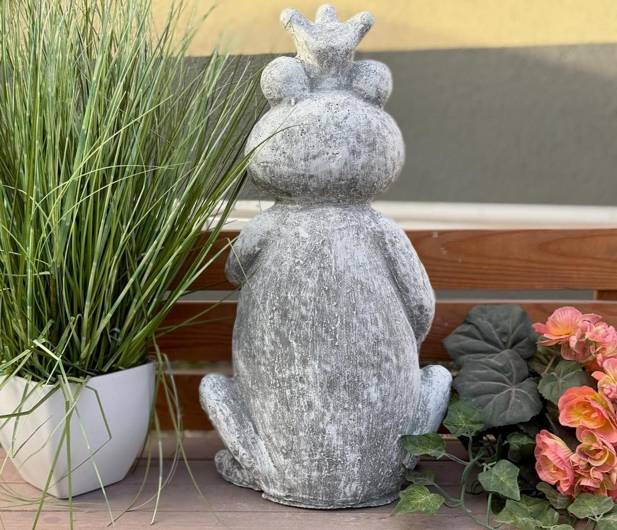 STEINFIGUR Froschkönigin mit Krone, Frostfester Steinguss - Grau, Stein (22/45/15cm) - stoneandstyle