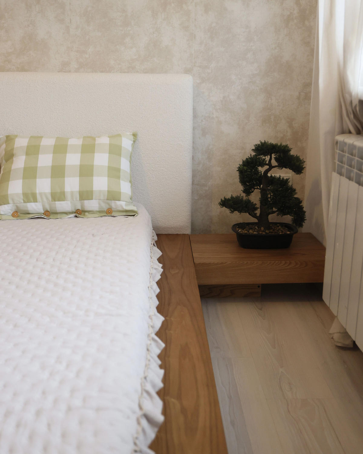 POSTEL s LED 180/200 cm MDF deska Světle hnědá Zen - světle hnědá, dřevo (180/200cm) - Beliani