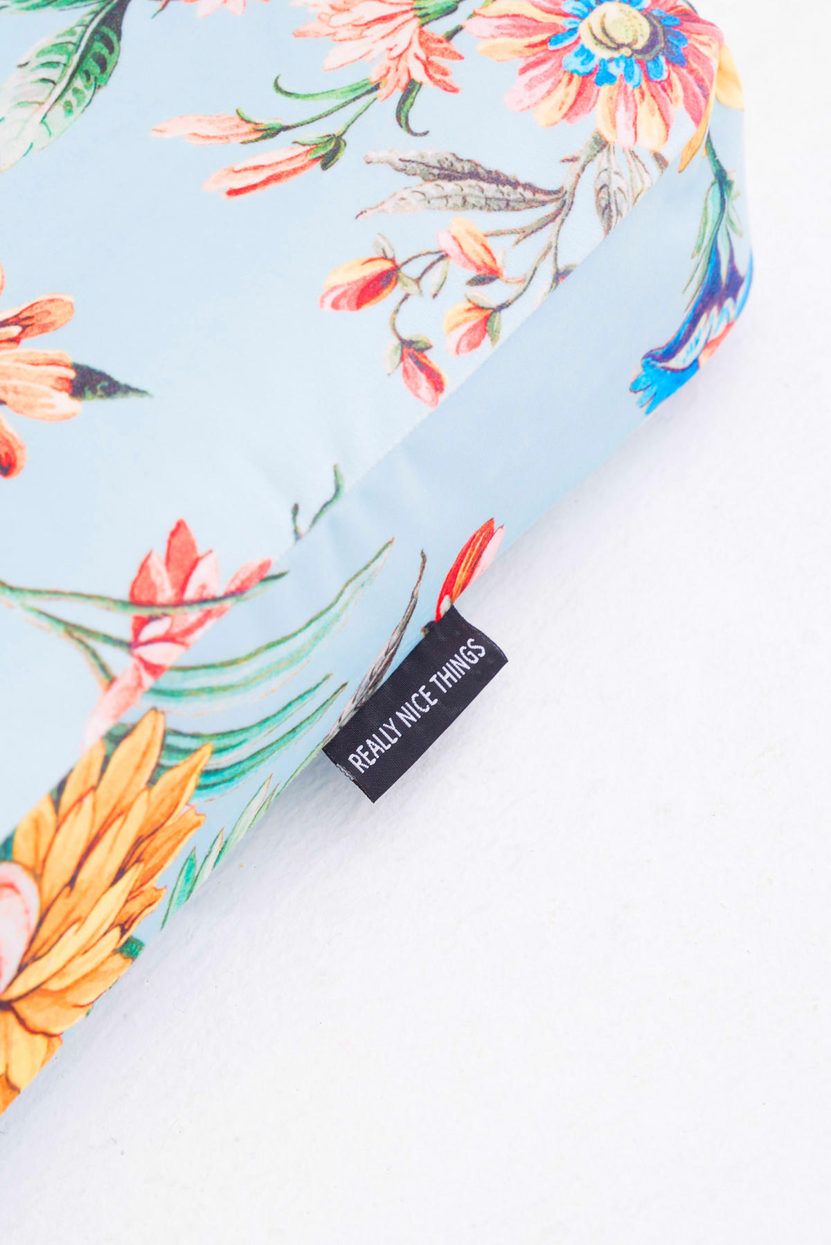 KOPFTEIL aus Samt und Schaumstoff mit floralem Muster auf hellem blauen Hintergrund VELVET - Hellblau, Textil (160/60/8cm) - RNT By Really Nice Things