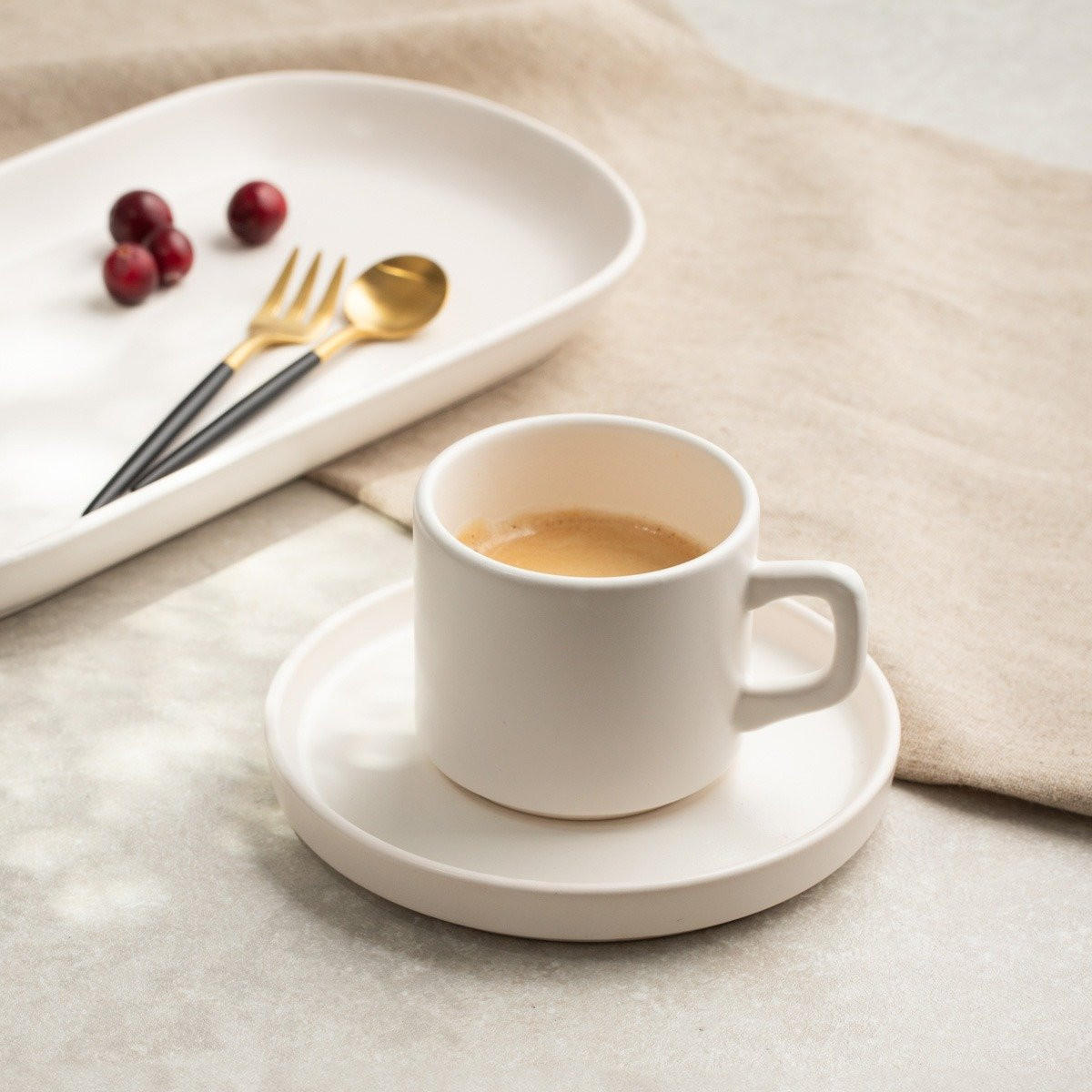 TASSE Famelio mit Untertasse weiß 0,2 l 6er-Set - Weiß, Keramik (0.2L) - Homla