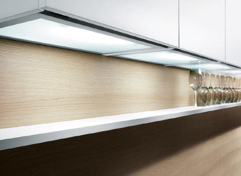 Novel Küchen Ultra Gliss Regal Weingläser