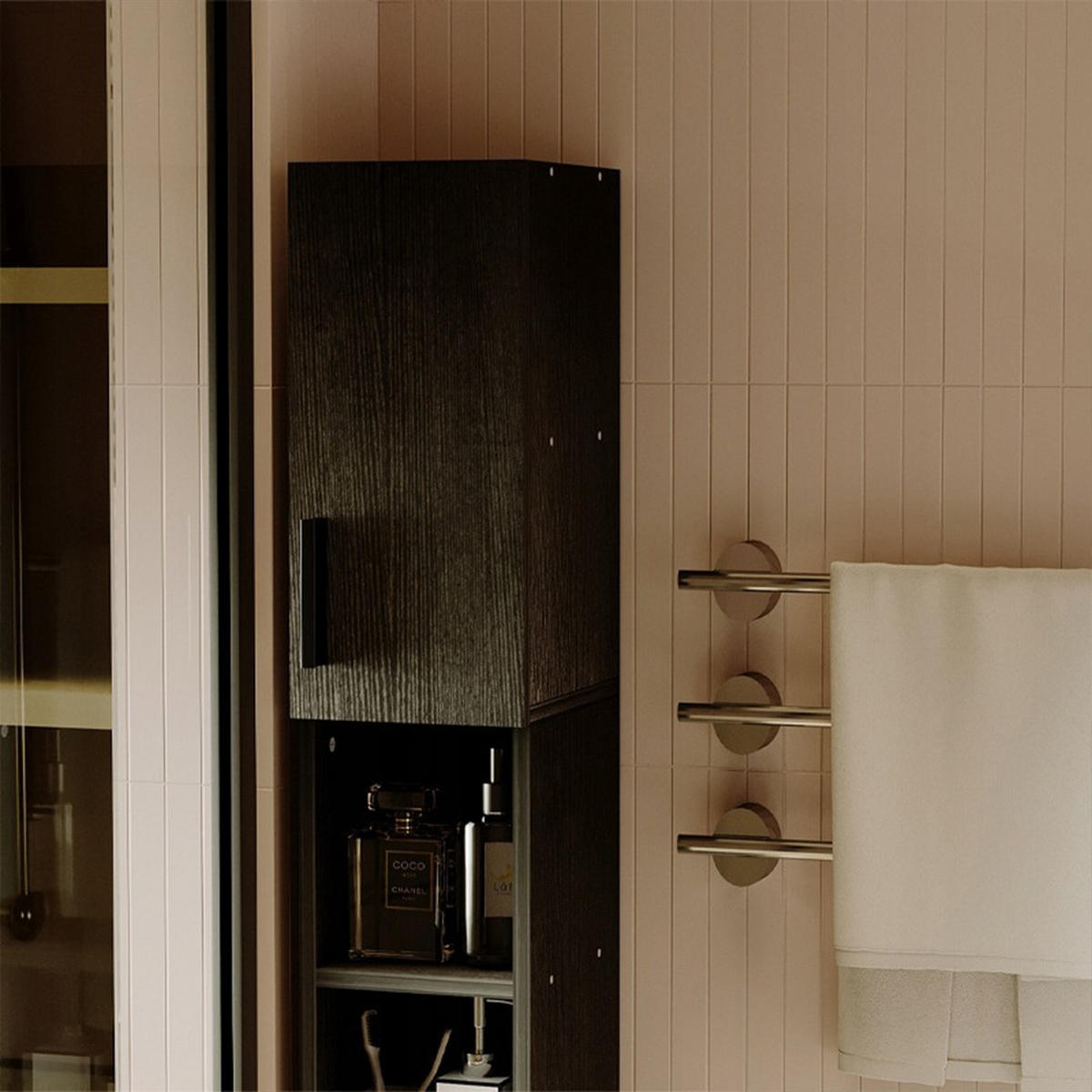 BADEZIMMERSCHRANK, schwarz 21/26/182 cm - Schwarz, Holzwerkstoff (21/182/26cm)