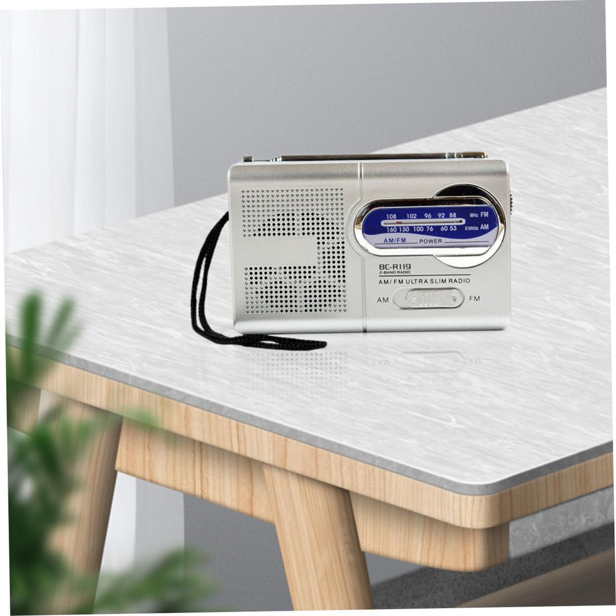 RADIO – FM/AM – Lautsprecher-/Kopfhöreranschluss/MP3 – Silbergrau - Grau, Kunststoff (9.5/5.9/2cm) - DCA