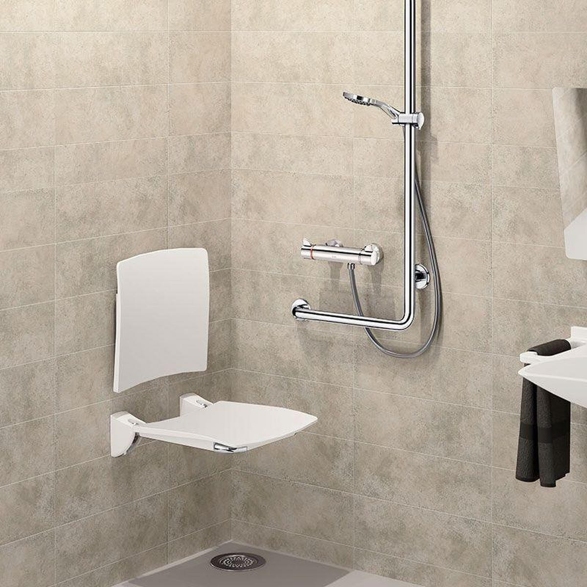DUSCHSITZ Komfort hochklapr Edst. hgl.pol. - Schwarz, Metall (43.9/17.5/57.5cm) - Delabie