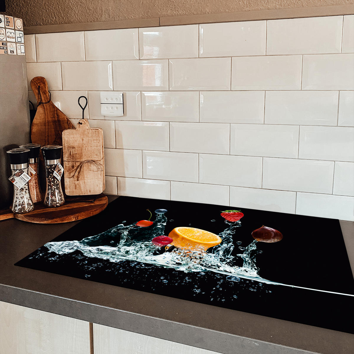 HERDABDECKPLATTE Wasser - Obst - Orange - Erdbeere - Kirsche - Schwarz 80x52 cm - Orange, Kunststoff (80.2/52.2/0.2cm) - MuchoWow