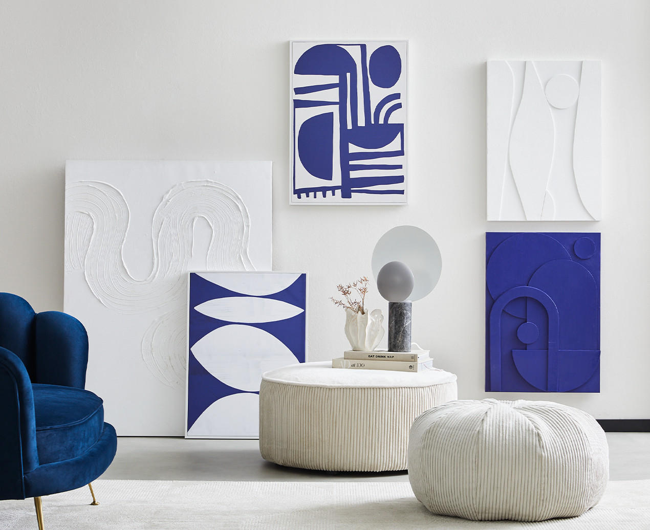 Bilder in Blau und weiss