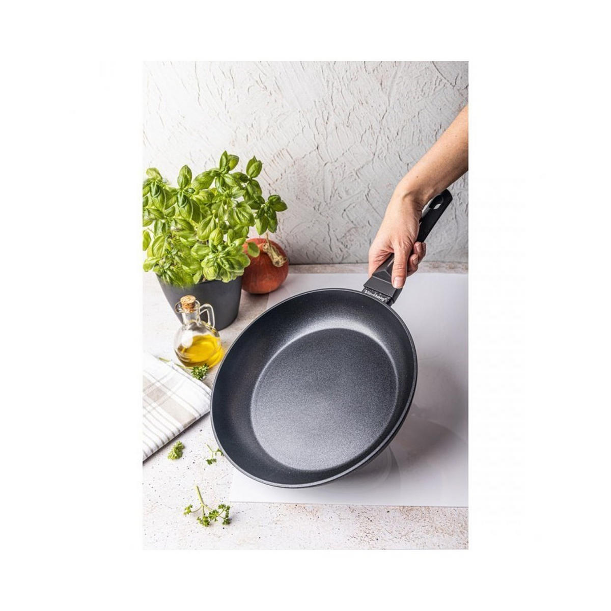 PFANNE Schwarz 28/28/5.2 cm KB7690 - Schwarz, Metall (28cm) - Klausberg 