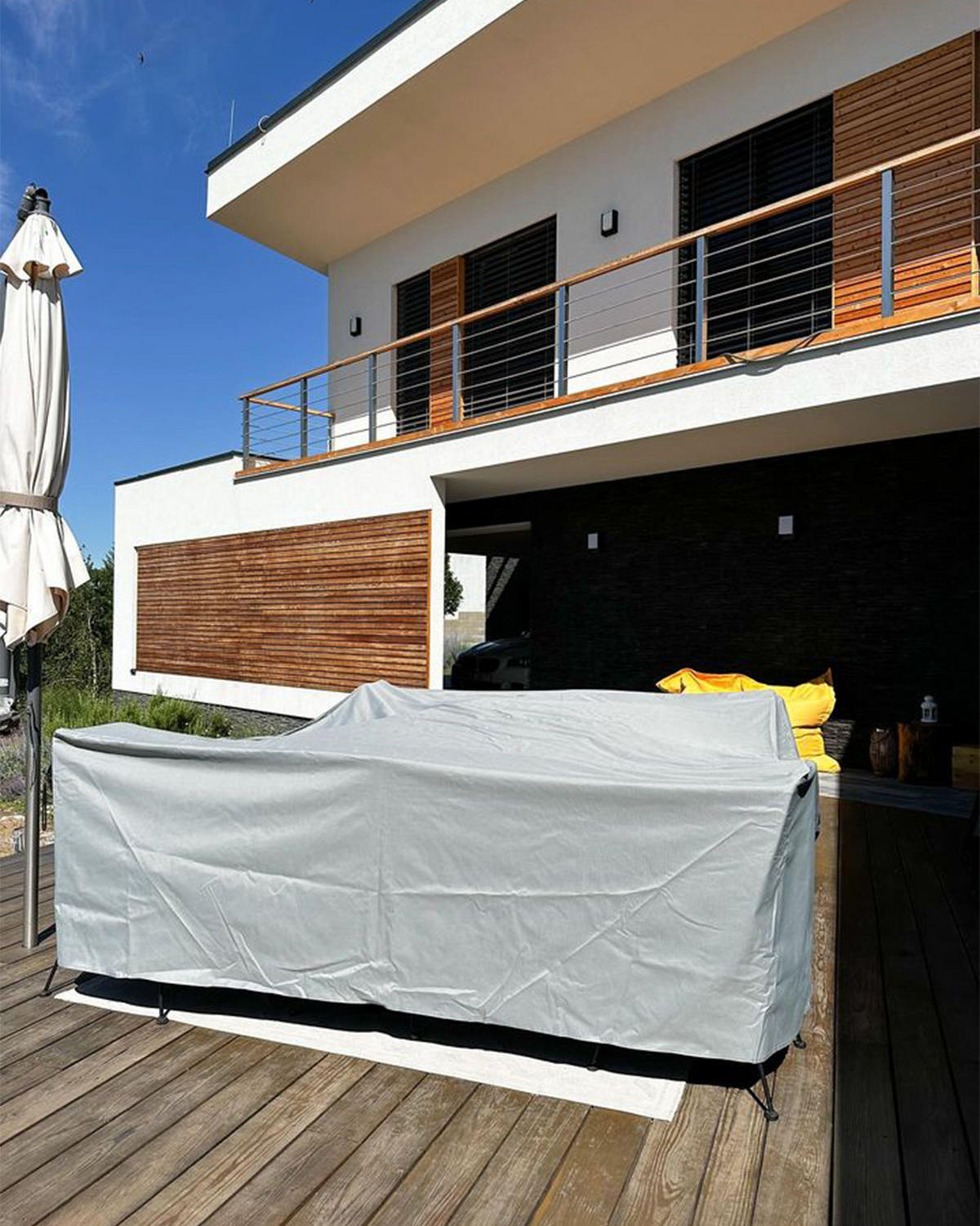 HUSĂ DE PROTECȚIE PLOAIE pentru mobilier de grădină 110/100/70 cm Chuva - gri, material plastic (110/70/100cm) - Beliani