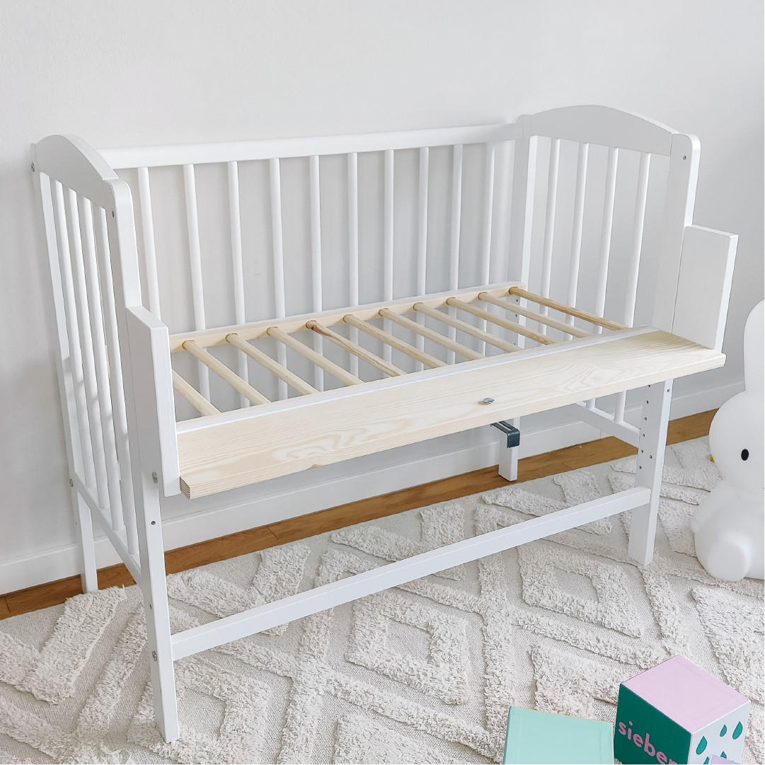 BABYBETT 90x40 cm mit Matratze, umbaubar zu 90x55 cm in weiß - Weiß, Holz (50/90cm) - Kids Collective