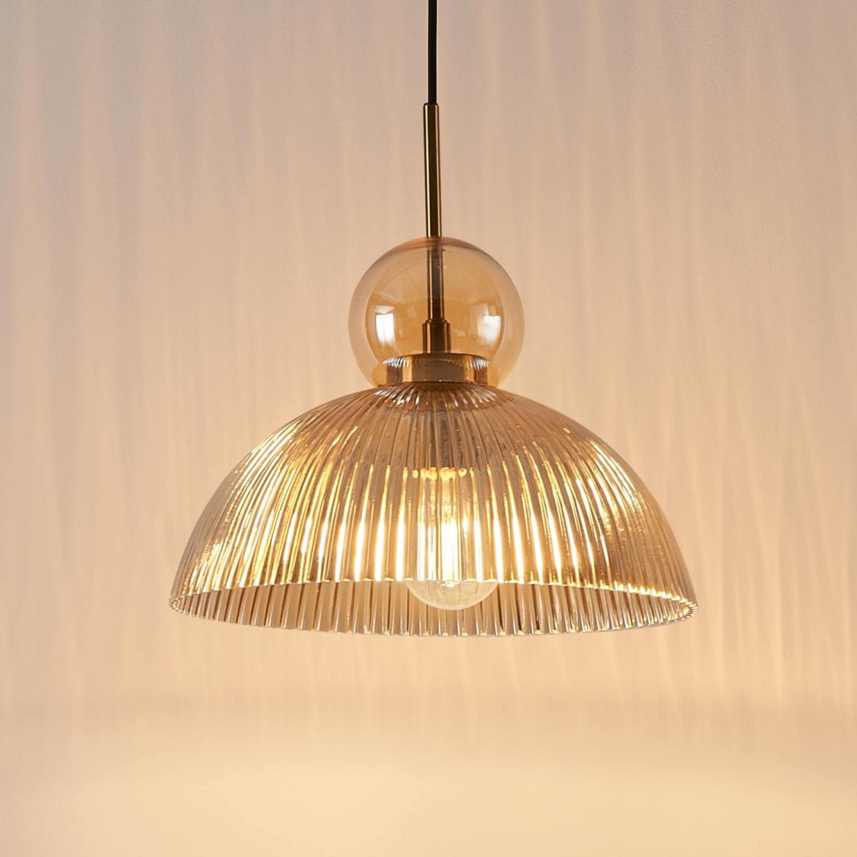 HÄNGELEUCHTE Ysolde, Bernstein und Messing, 28cm - Goldfarben, Glas (132/30/28cm) - KOSILUM