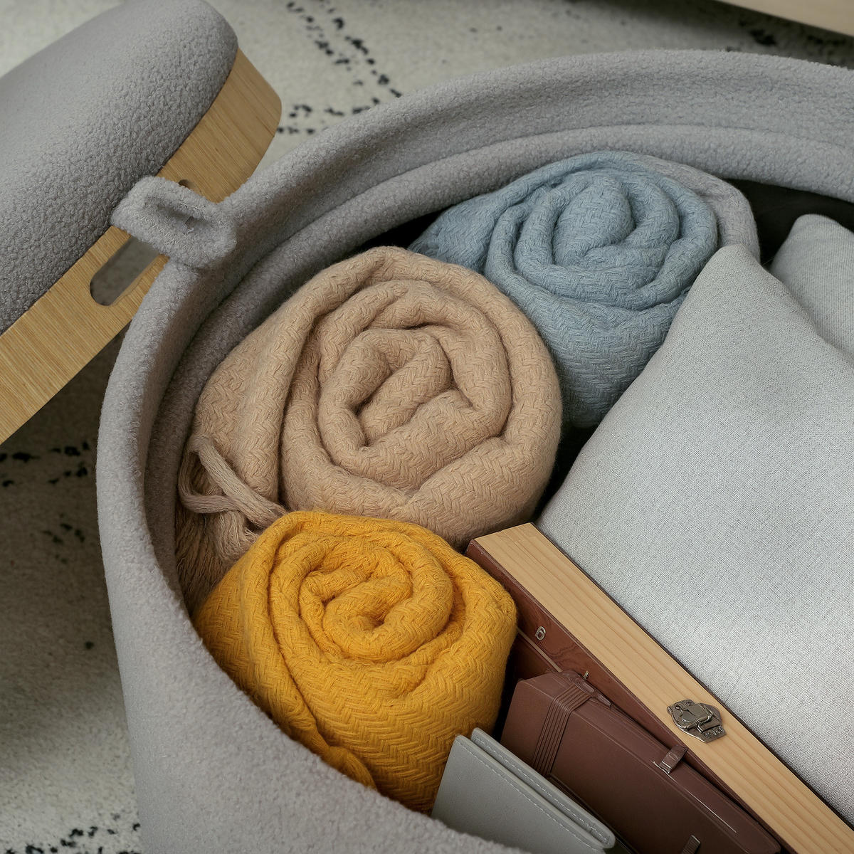 HOCKER DE-07148 Teddyfleece, versteckter Stauraum, umkehrbarer Deckel Grau - Grau, Holzwerkstoff (56/42/56cm) - ComfortXL
