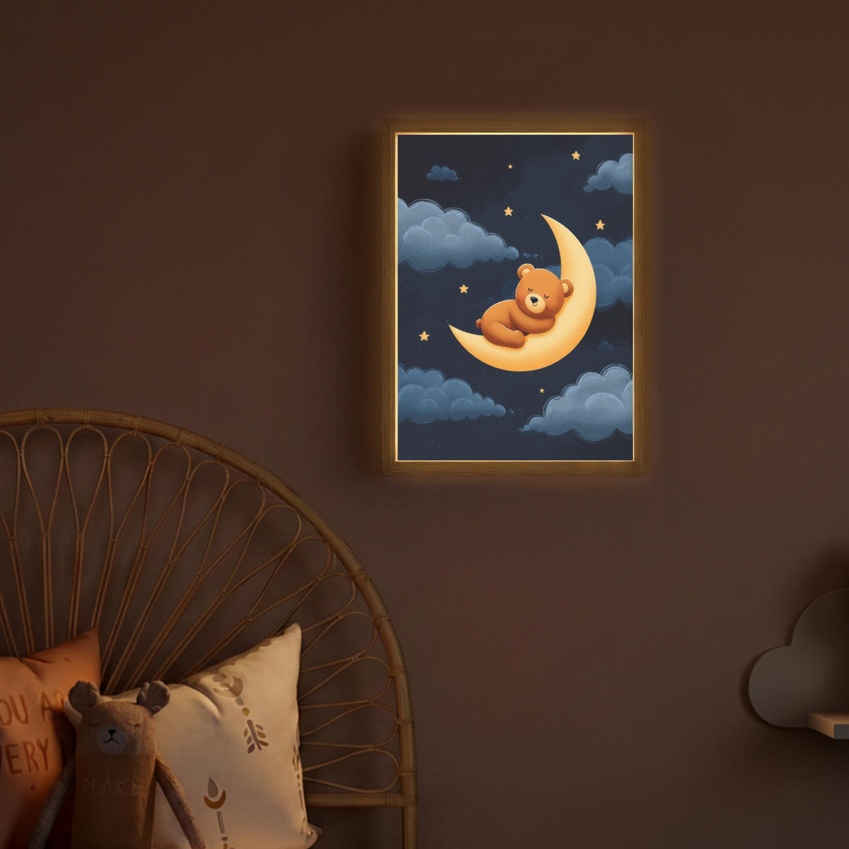 DOBÍJECÍ NOČNÍ LAMPIČKA Medvídek - Měsíc - Mraky - Hvězdy 30x40 cm - tmavě modrá, kompozitní dřevo (8/30/40cm) - OnlyWow