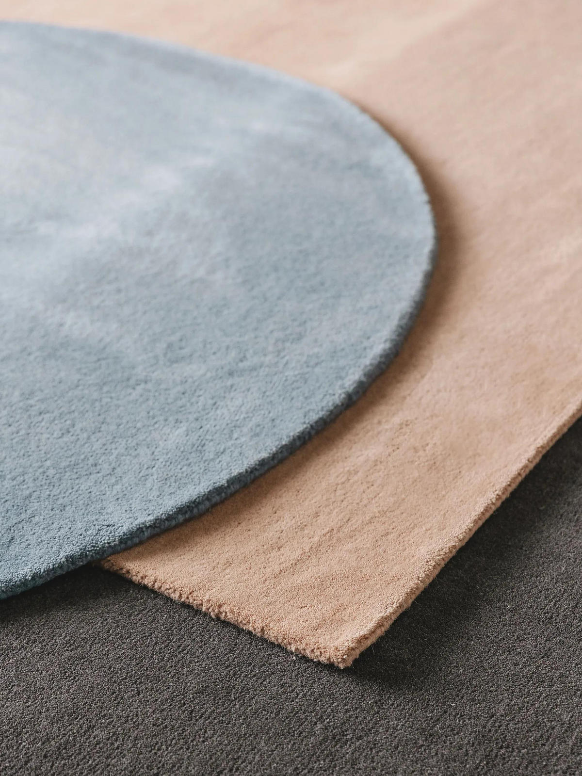 VOLNENA preproga Bent Antracit 250x350 cm - antracit, tekstil/naravni materiali (250/350cm) - benuta Nest