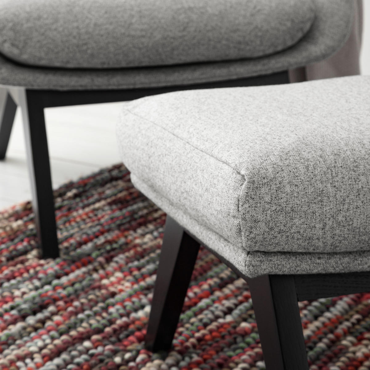 POLSTERHOCKER - Hellgrau/Schwarz, Eichenholz/Textil (54/41/41cm) - home24