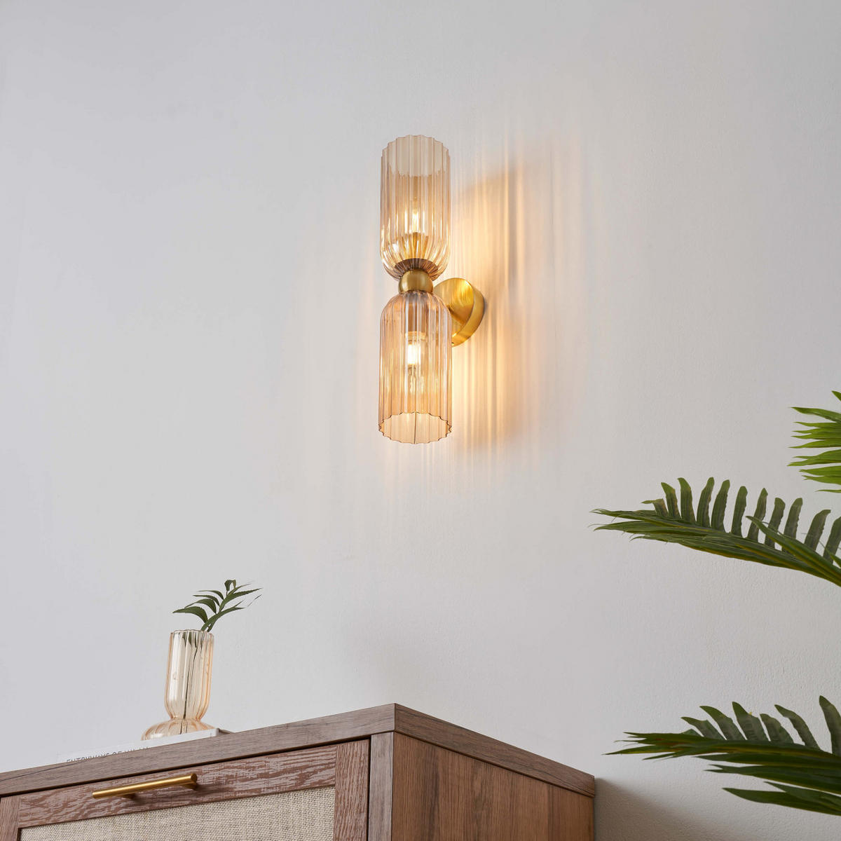 WANDLEUCHTE Leonora, Bernstein und Messing, 42.5cm - Goldfarben, Glas (10/42.5/16cm) - KOSILUM