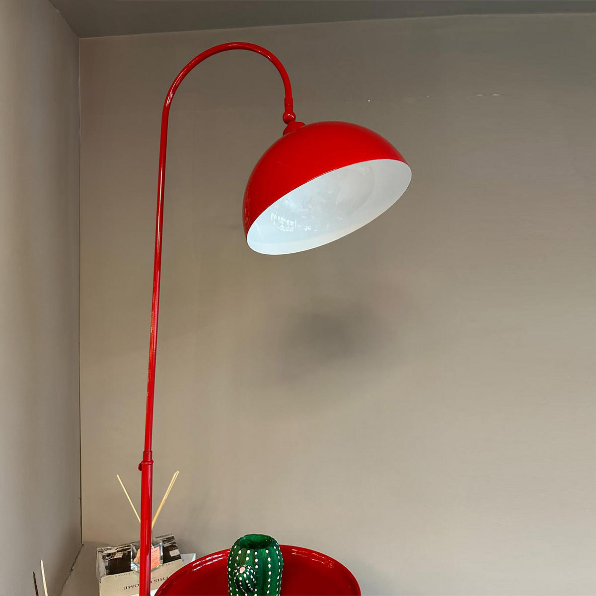 STEHLAMPE Gorkiede aus Metall mit E27, verstellbarer Lampenschirm - Rot, Metall (37/37/170cm) - Bamyum