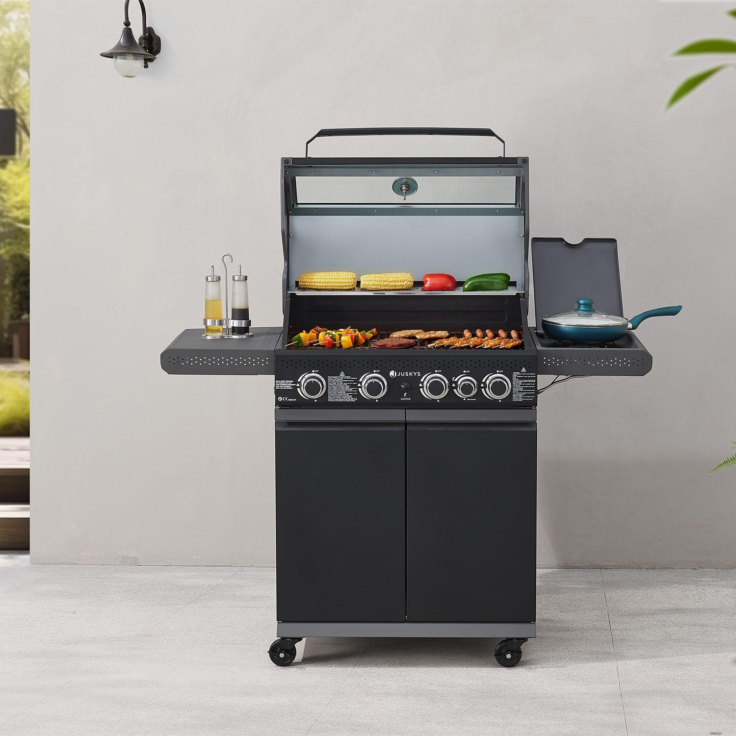 GASGRILL Savannah schwarz 4+1 - Schwarz, Metall (133/114/57cm) - Juskys