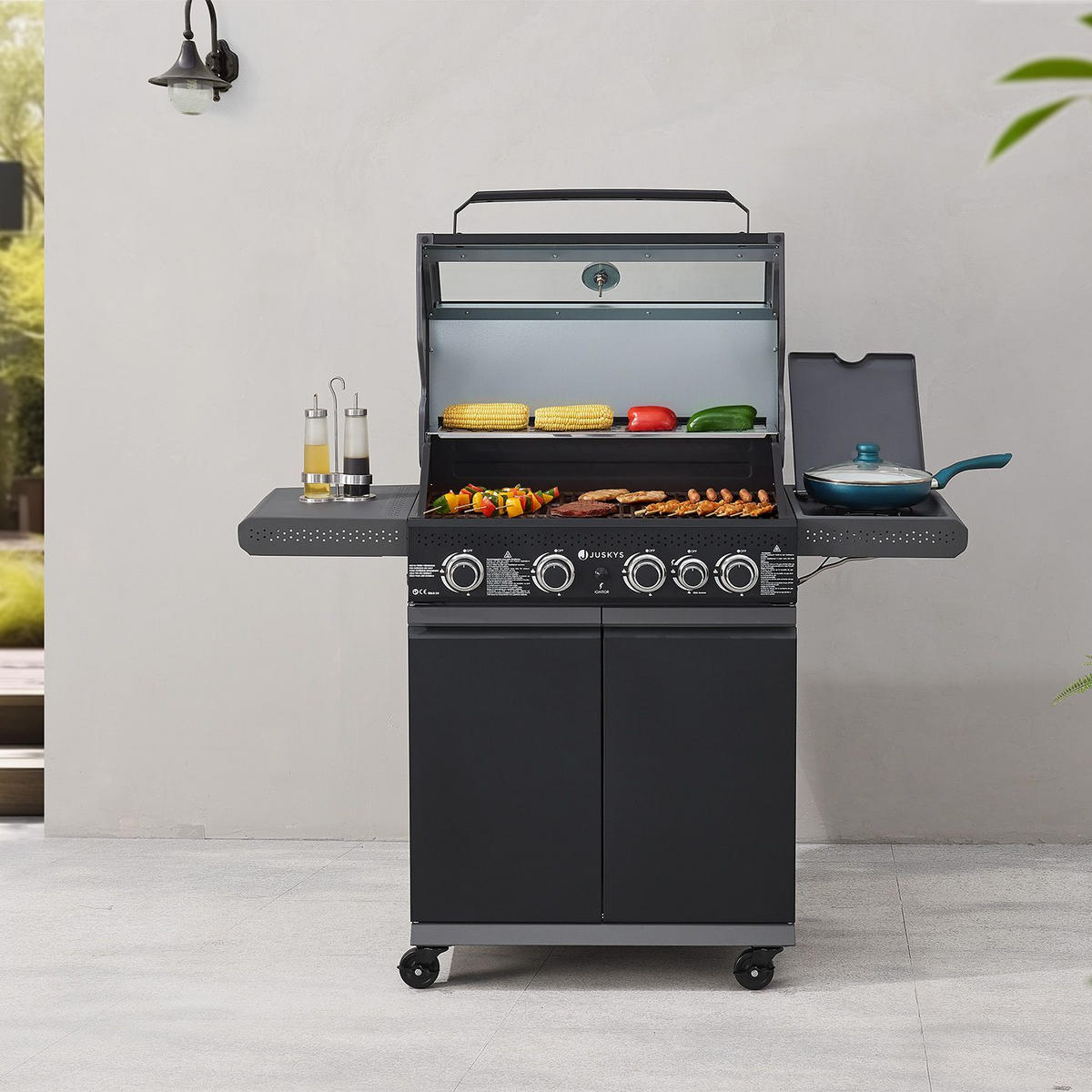 GASGRILL Savannah schwarz 4+1 - Schwarz, Metall (133/114/57cm) - Juskys