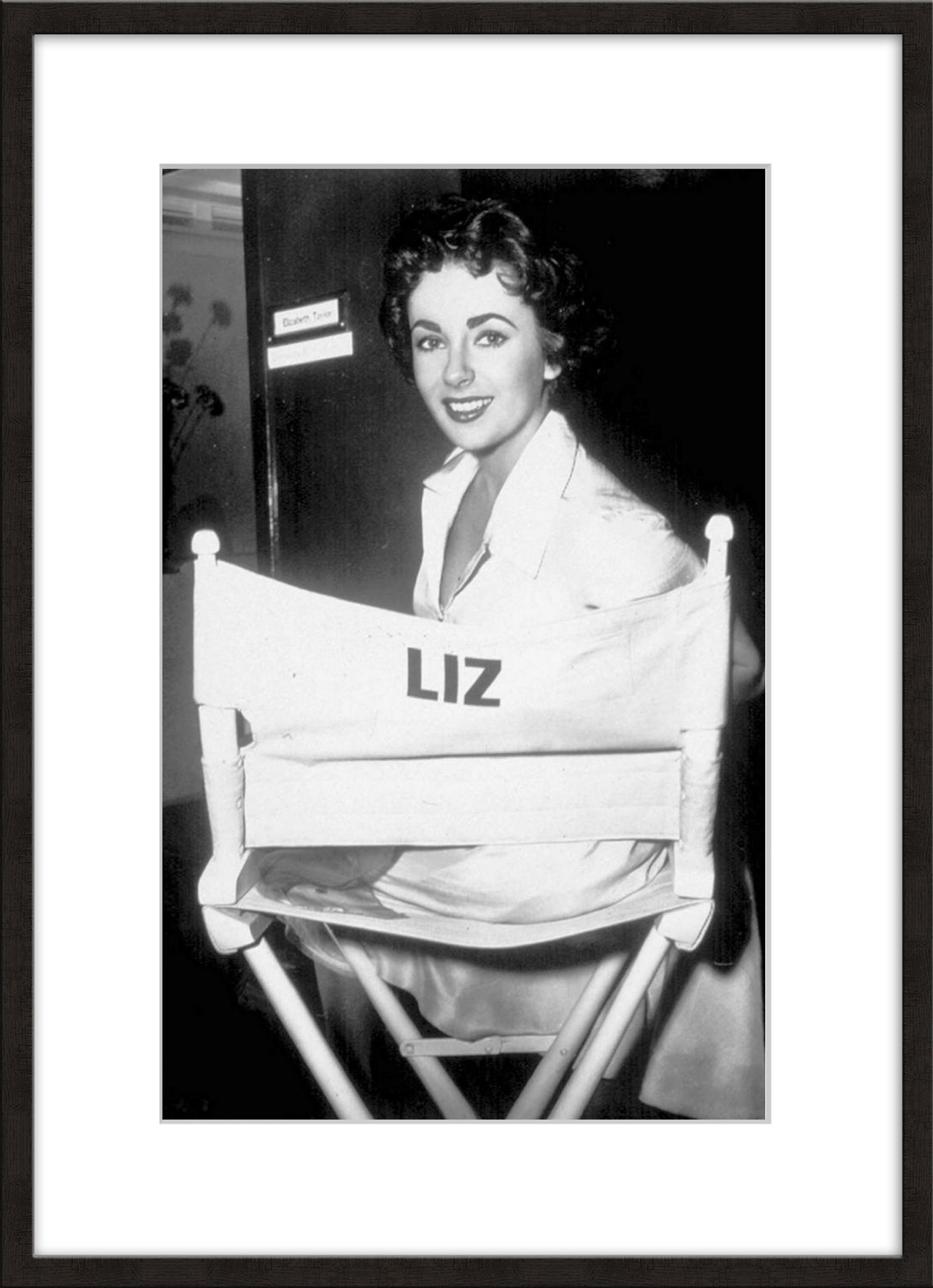 BILD mit Rahmen 51x71 cm Elizabeth Taylor Schwarz-Weiß - Weiß, Holz (51/71cm) - artissimo