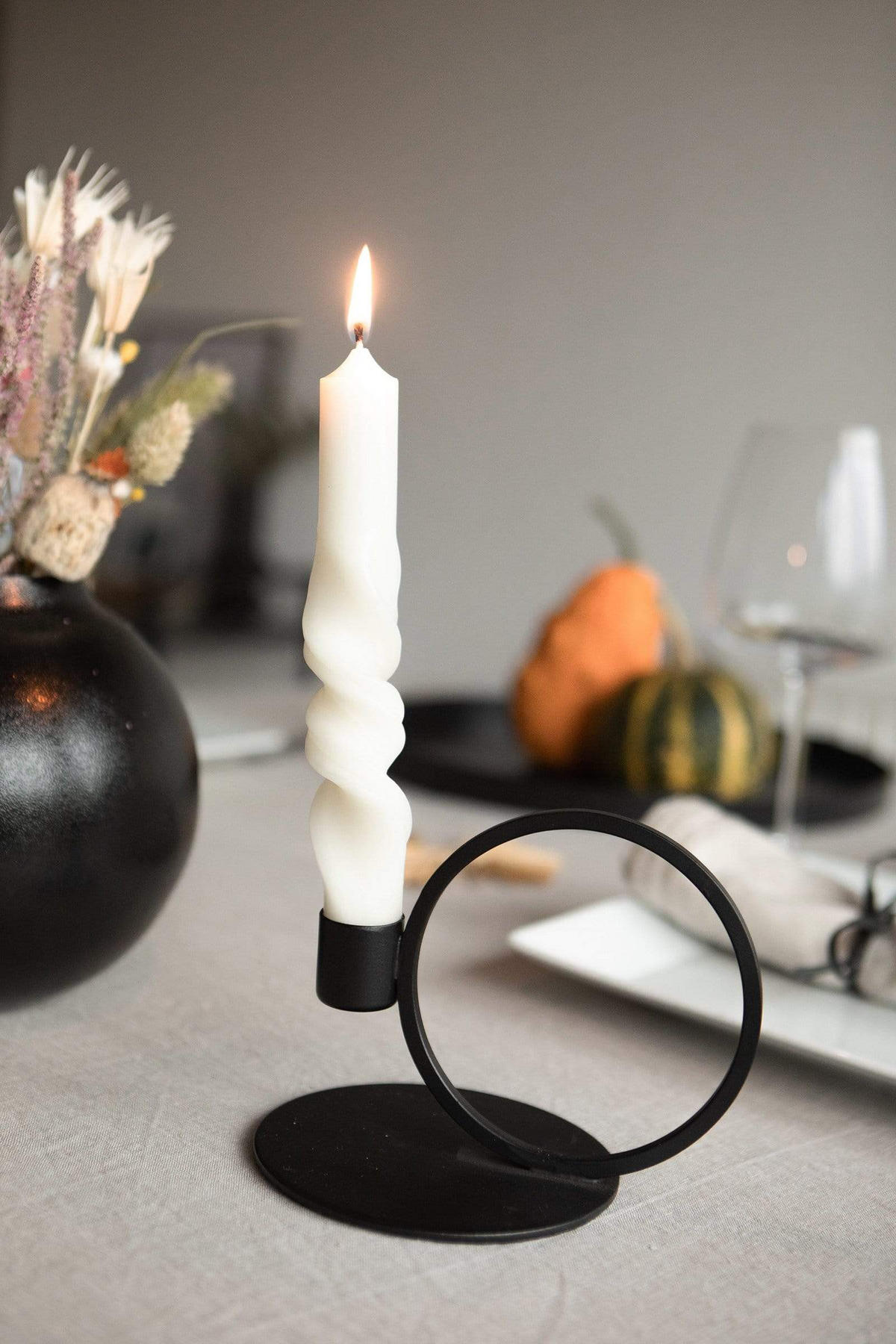 KERZENHALTER Geo aus Eisen in Schwarz 14/10 cm - Schwarz, Metall (10/10/14cm) - LaLe Living