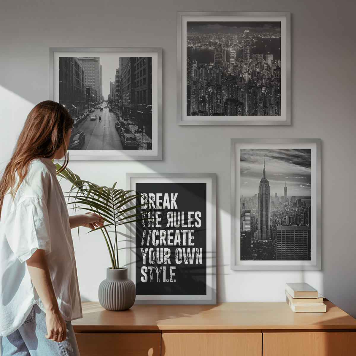 BILDER SET 4er Set - 50x50 cm & 40x60 cm Silberner Rahmen - Inspiration für Schwarz-Weiß-Darstellungen von Stadtstraßen - Silberfarben, Kunststoff (50/50cm) - TULUP