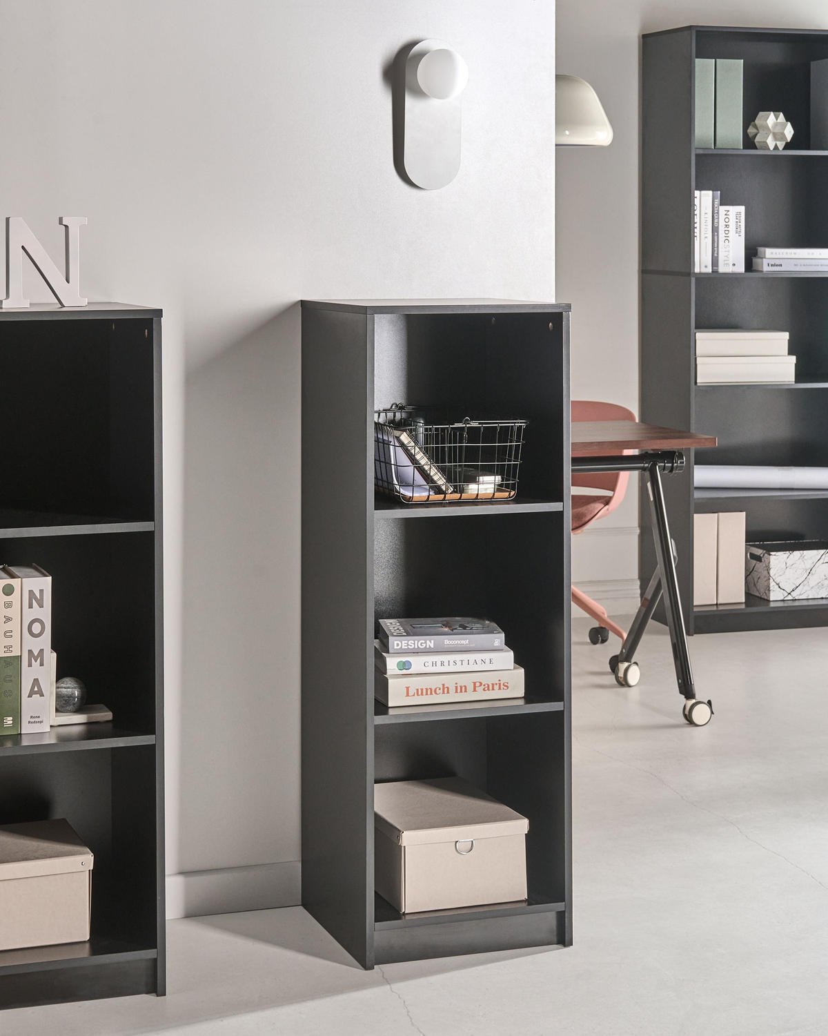 BÜCHERREGAL mit 3 Ebenen 117 cm Schwarz Zehna - Schwarz, Holzwerkstoff (40/117/40cm) - Beliani