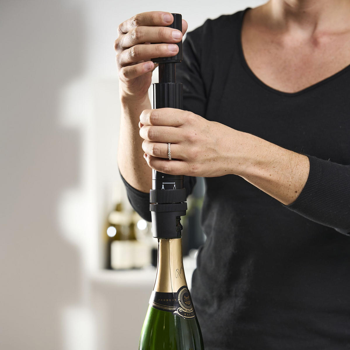 GESCHENKSET Pop'n'Preserve Malbec Korkenzieher Vakuumpumpe Preserve Duo - Schwarz, Kunststoff (4/20/4cm) - PEUGEOT